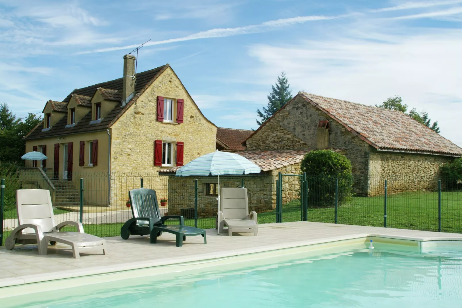 Maison de vacances Prats du Périgord  	Mas de Mouly-Buitenkant zomer
