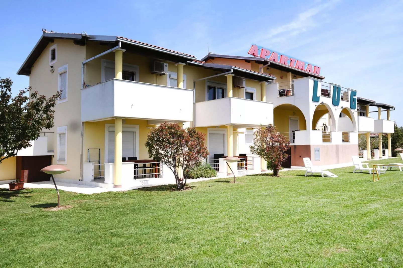 Appartement LUG 2 / 55qm AP10 / first floor-Buitenkant zomer