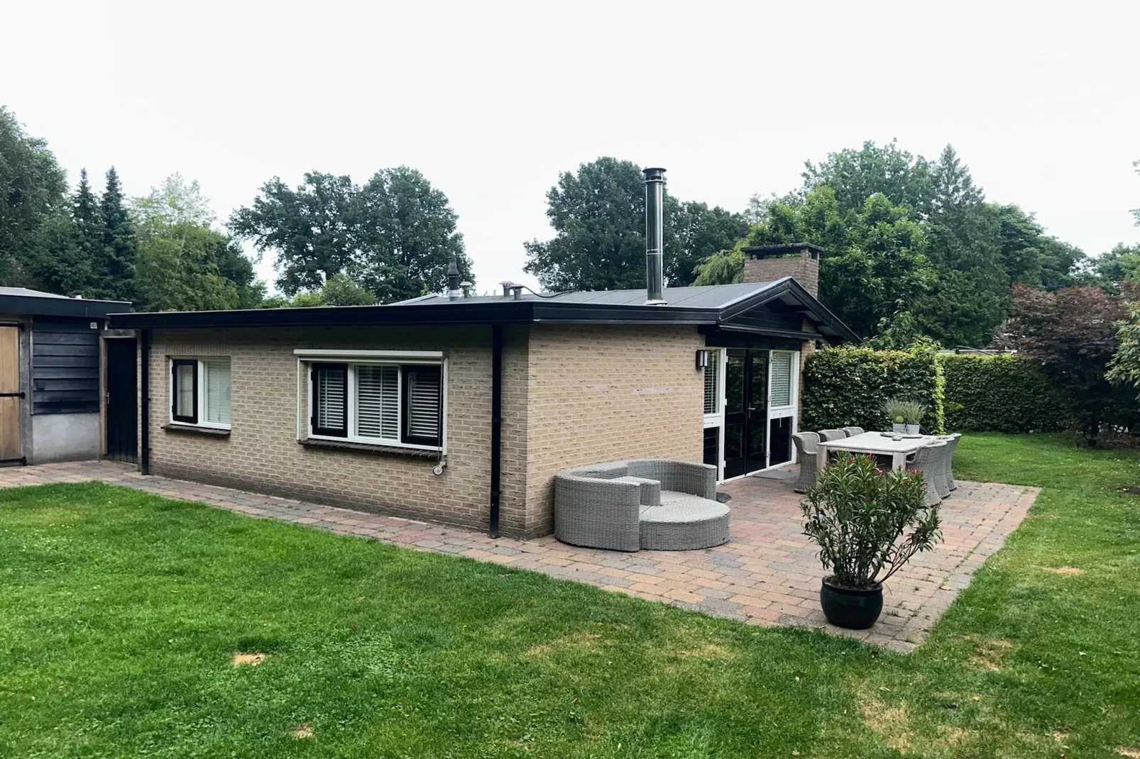 't Voortsche Boshuys-Buitenkant zomer