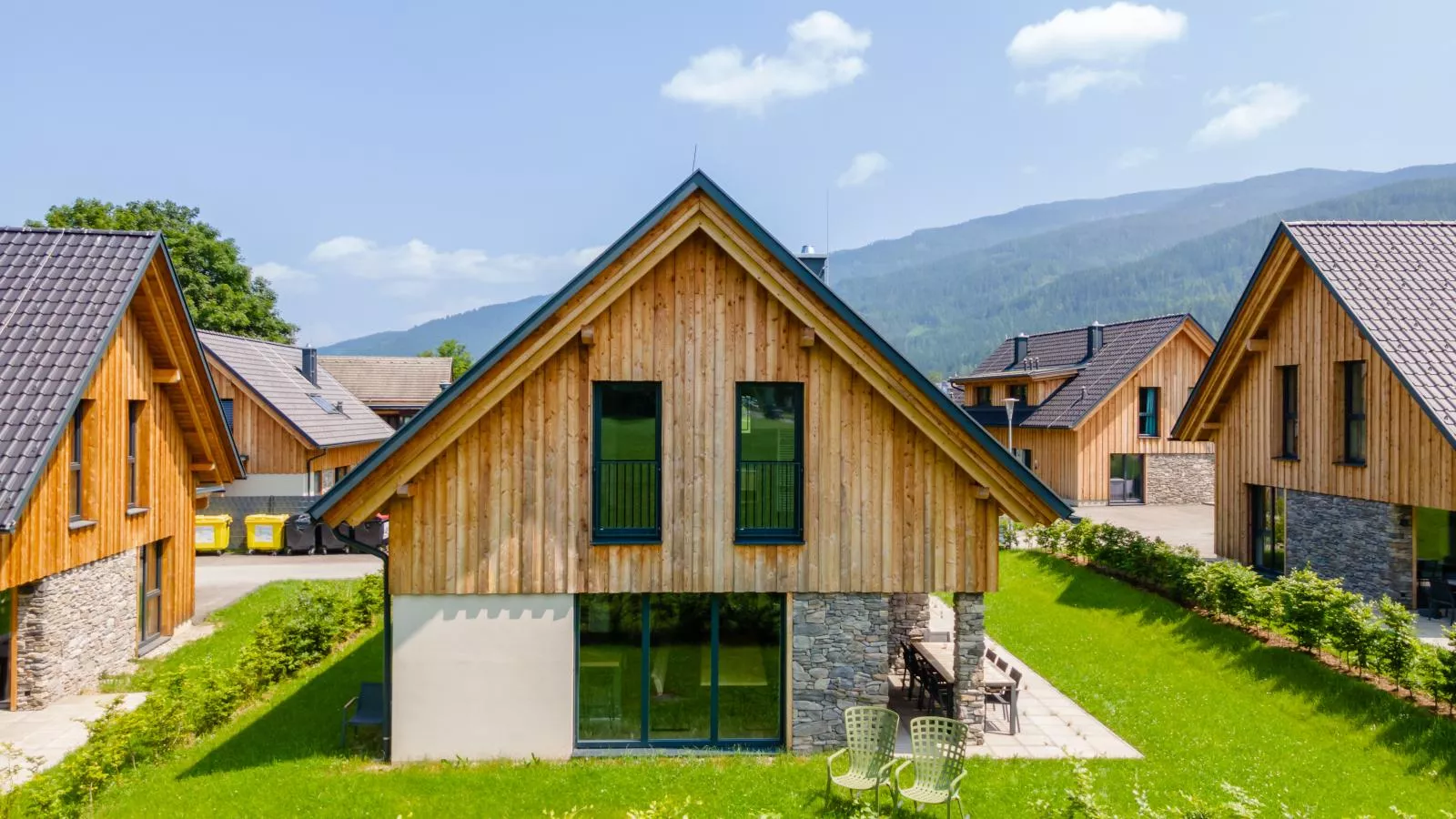 Mountain Chalet Krek Wak Wou-Buitenkant zomer