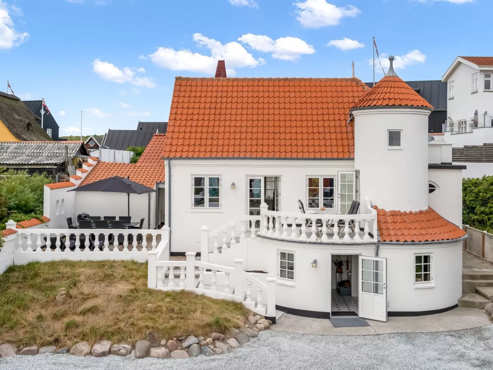 "Edmond" - 150m from the sea