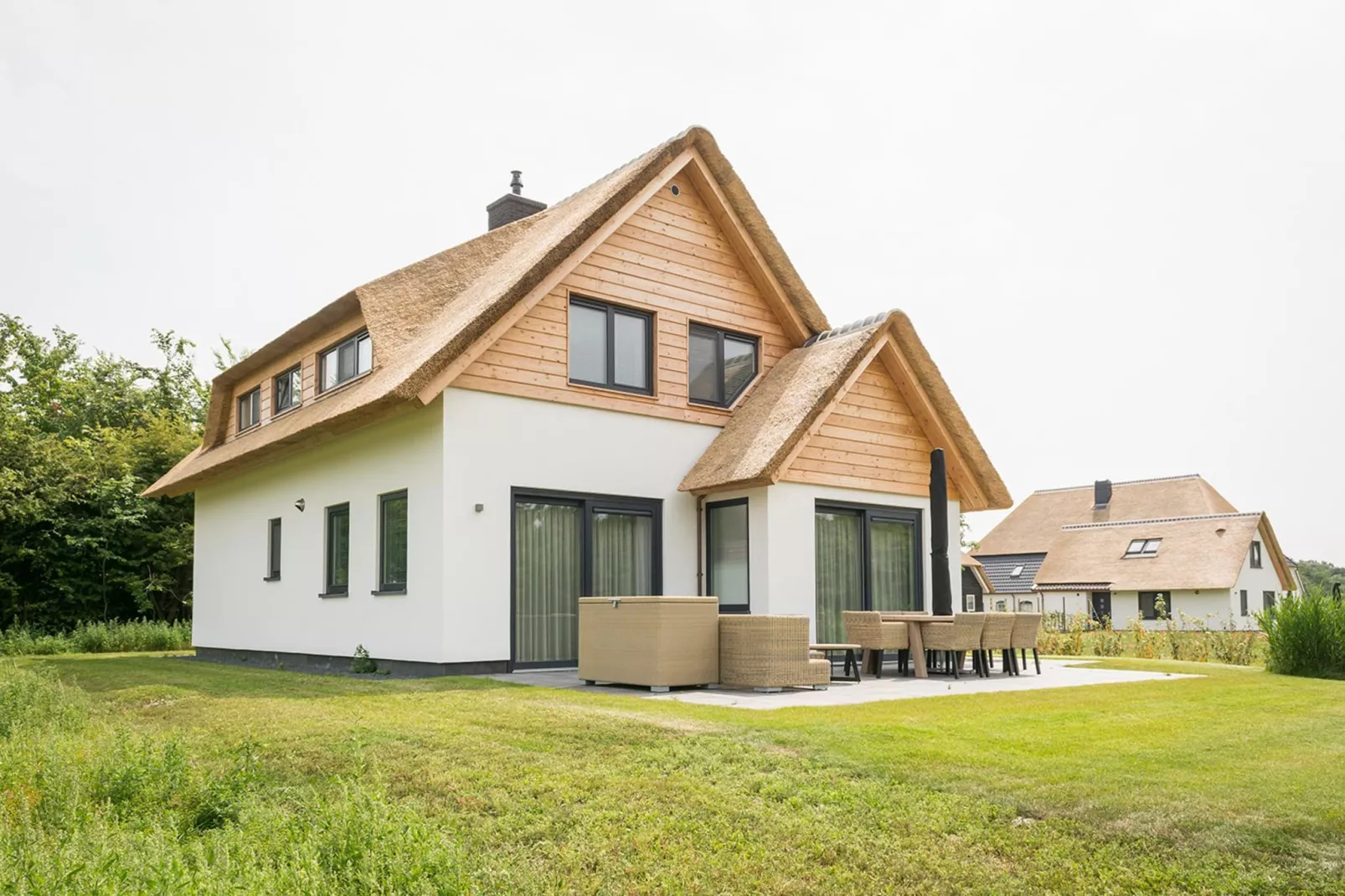 Villa Bouwlust Z-Buitenkant zomer