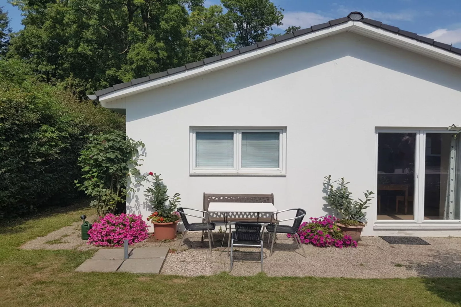 453495-Buitenkant zomer
