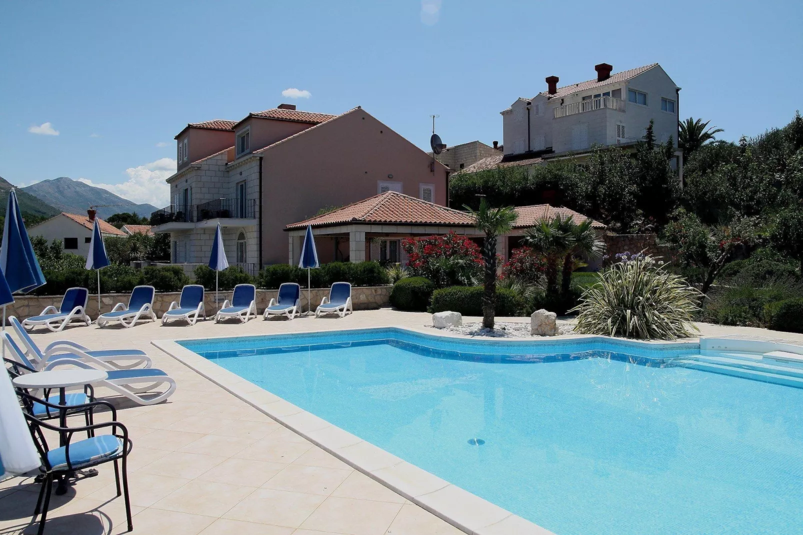 Villa Alegria Cavtat - Comfort Two Bedroom Apartment with Sea View (Apartment C)-Buitenkant zomer