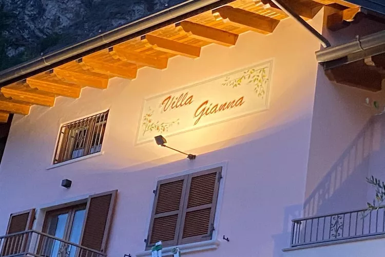 Residence Villa Gianna Limone sul Garda - Trilo 1 - 2 pax-Buitenkant zomer
