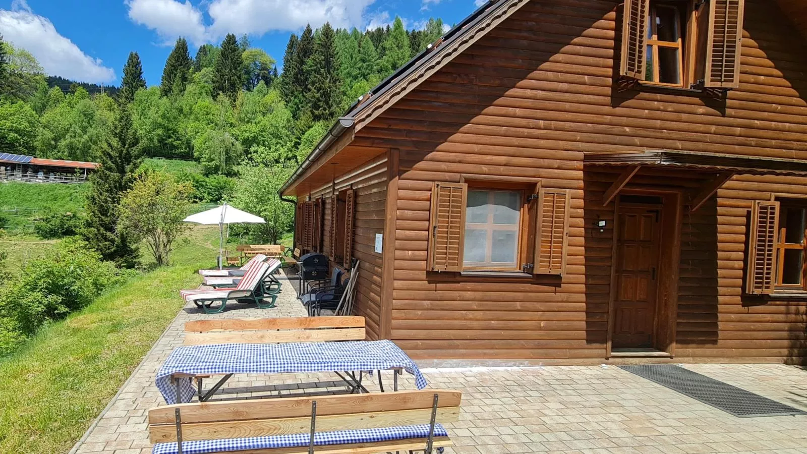 Sternenchalet-Buitenkant zomer