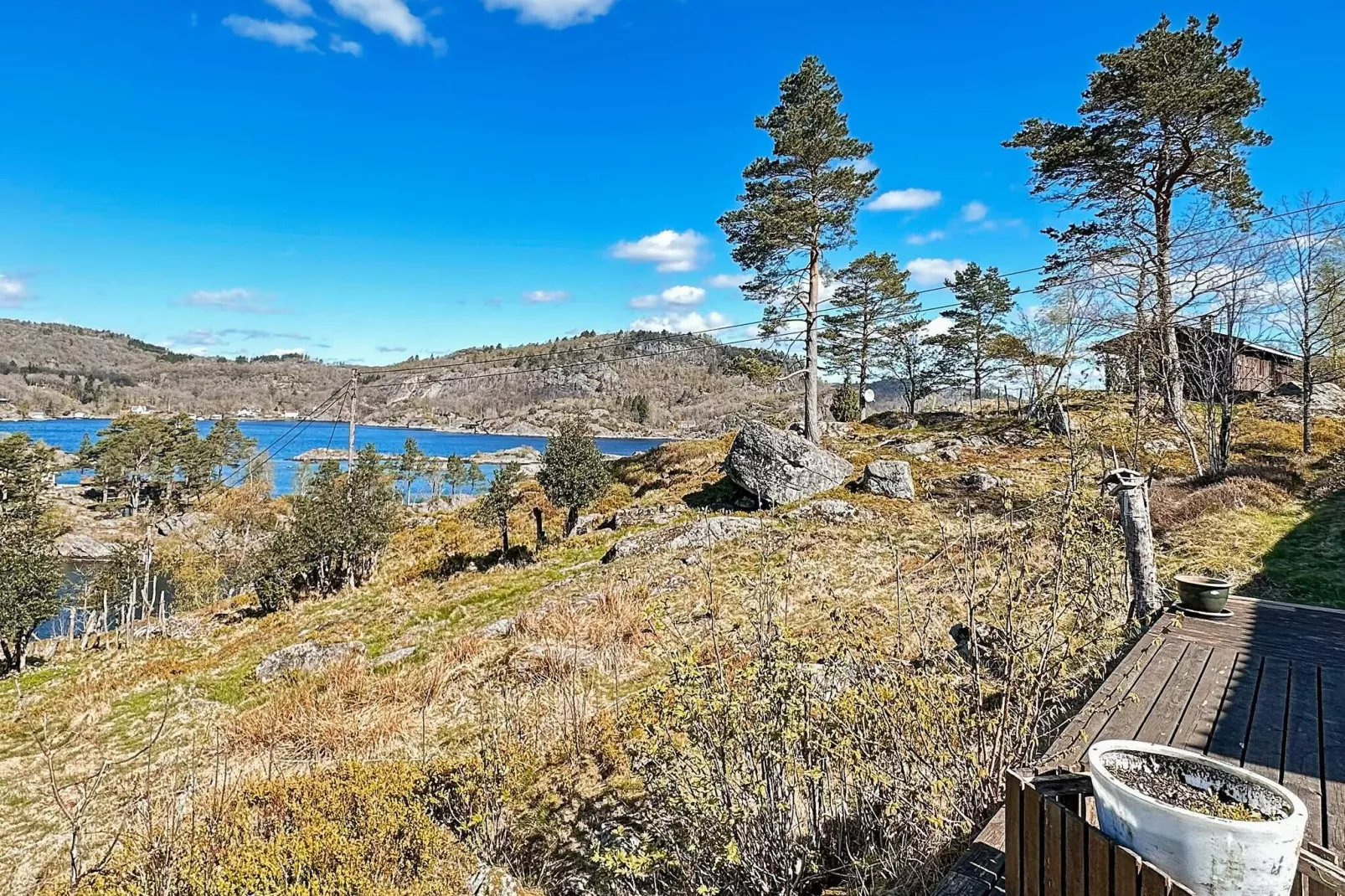 HUS 55768  HYTTE D