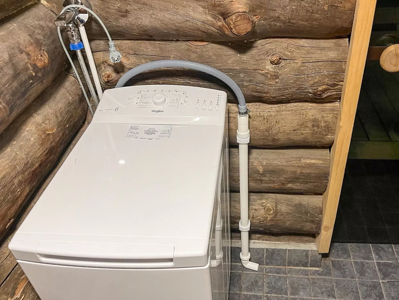 Kelosyväri 17-Binnen