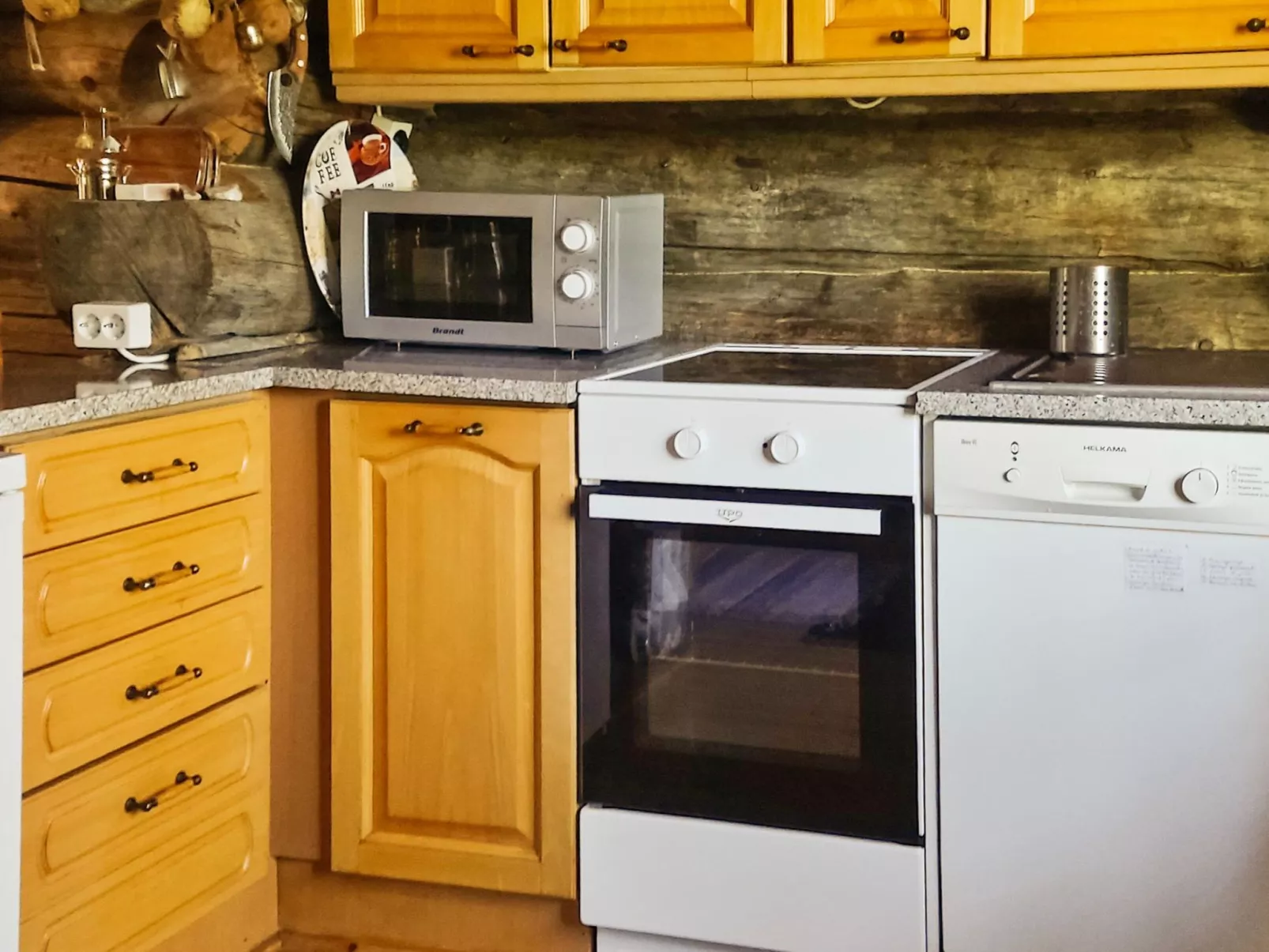 Salmentieva 2-Binnen