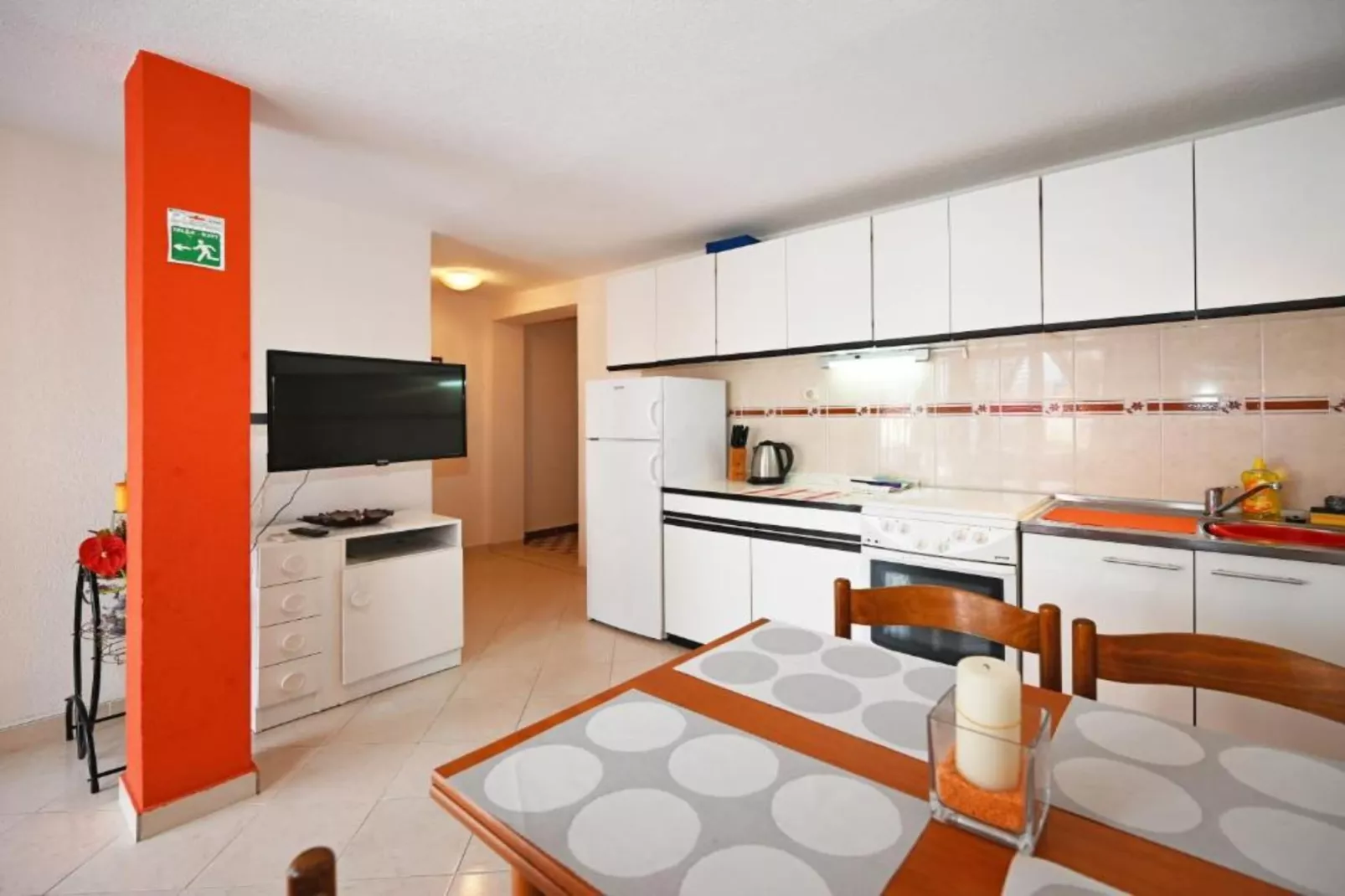 Apartments Mihovilović - 50 m from beach - Two Bedroom Apartment with Terrace and Pool View (A1)