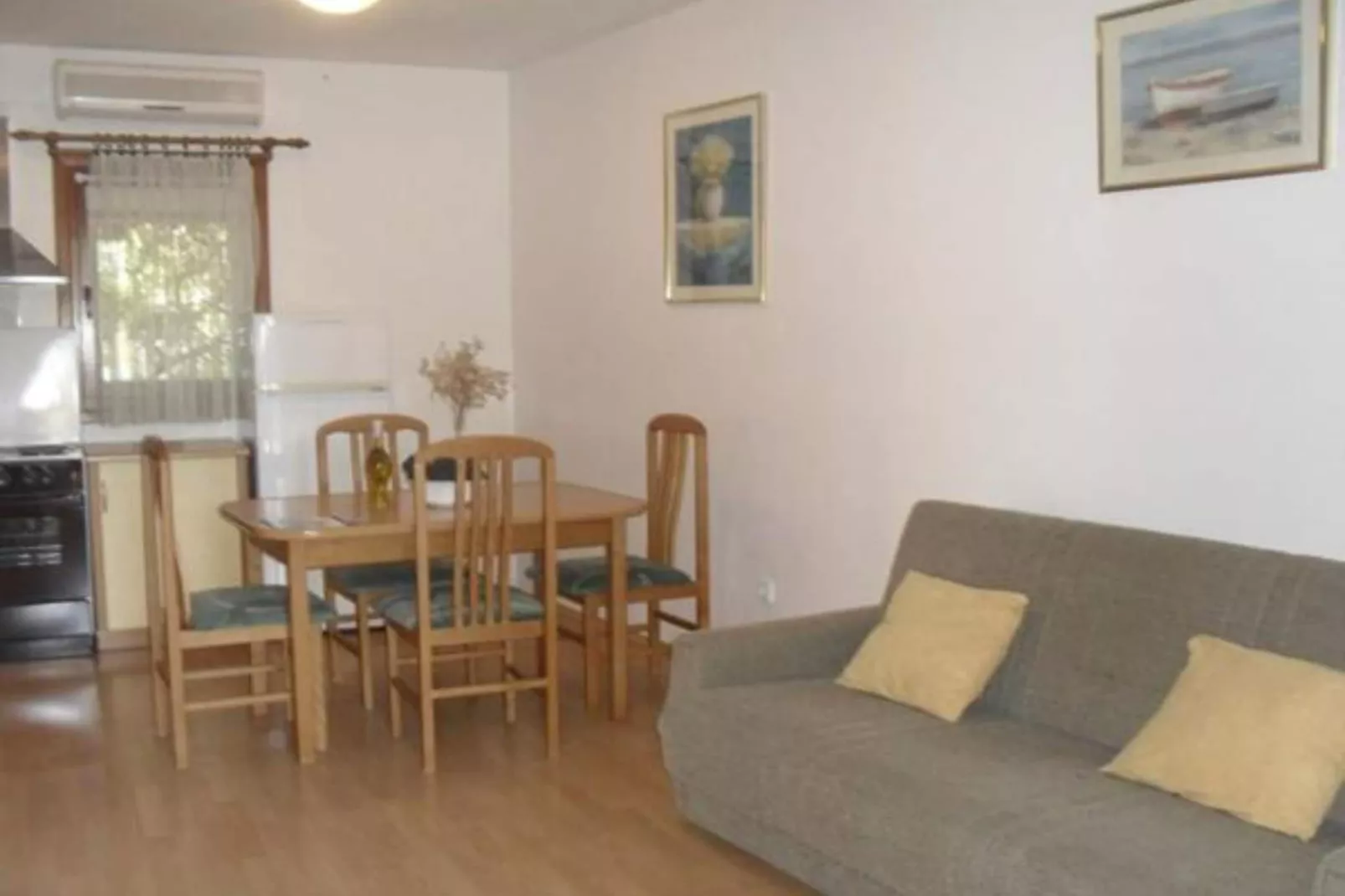 Apartments White House - One Bedroom apartment with Balcony 4
