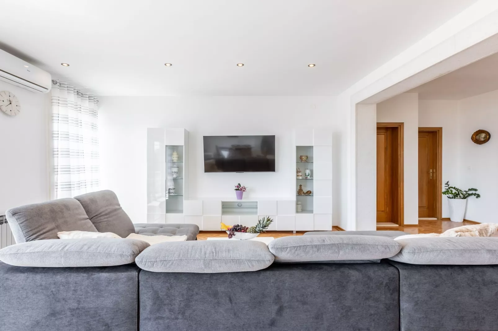 Apartment Merita - Two Bedroom Apartment with Balcony