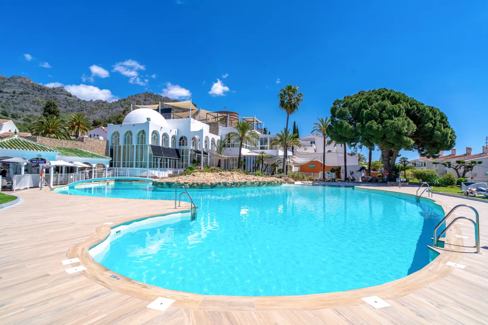 Hibiscos 7 San Juan de Capistrano by Casasol