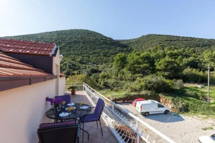 Apartments Memunić - Comfort One Bedroom Apartment with Balcony and Sea View (VELIKI)