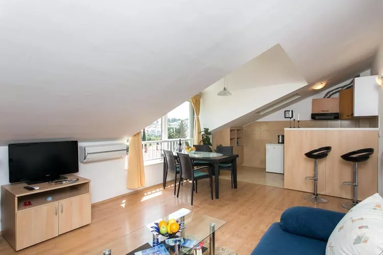 Apartment Lala - Two  Bedroom Apartment with Sea View