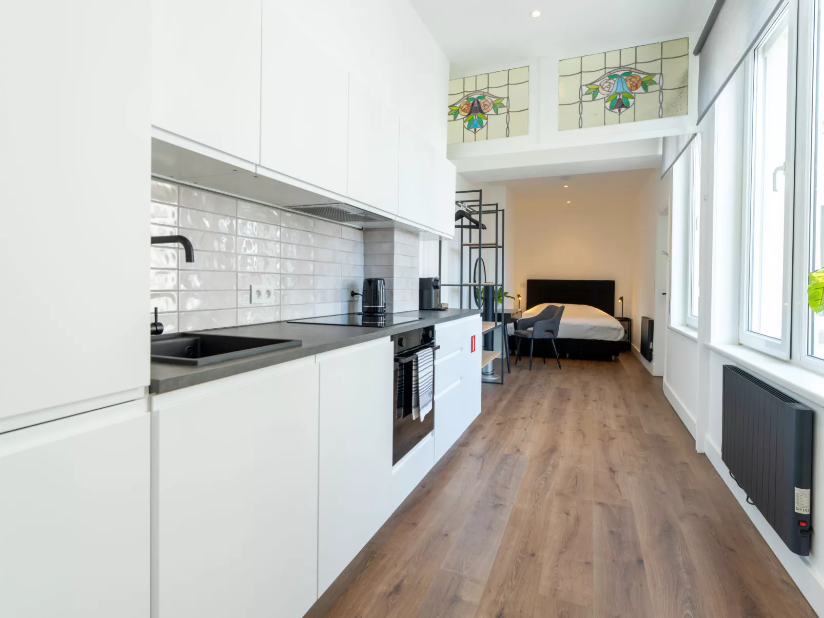 Centrally located "Les Anemones"