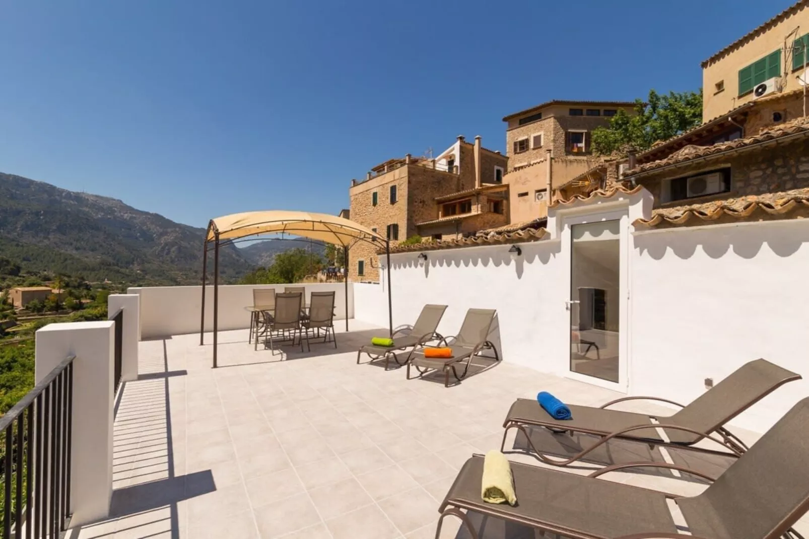 Town House Alba in93