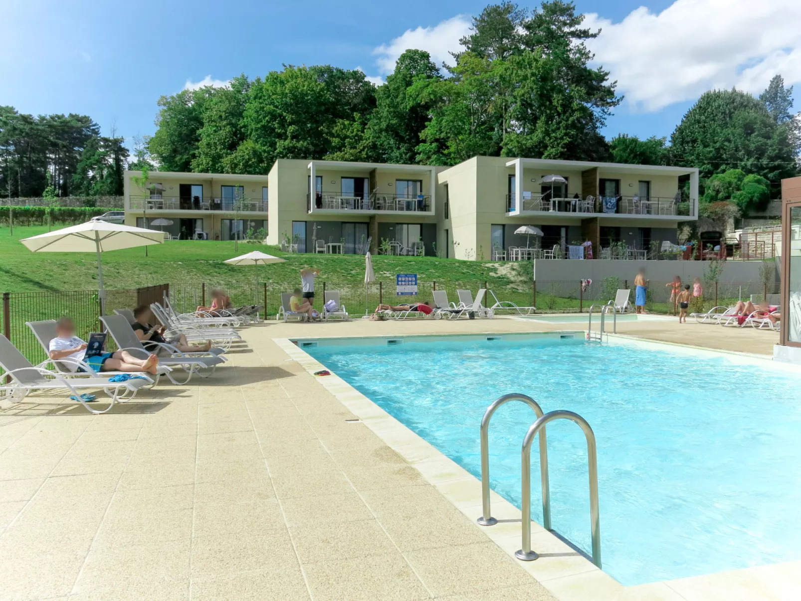 Le Clos St. Michel-Buiten