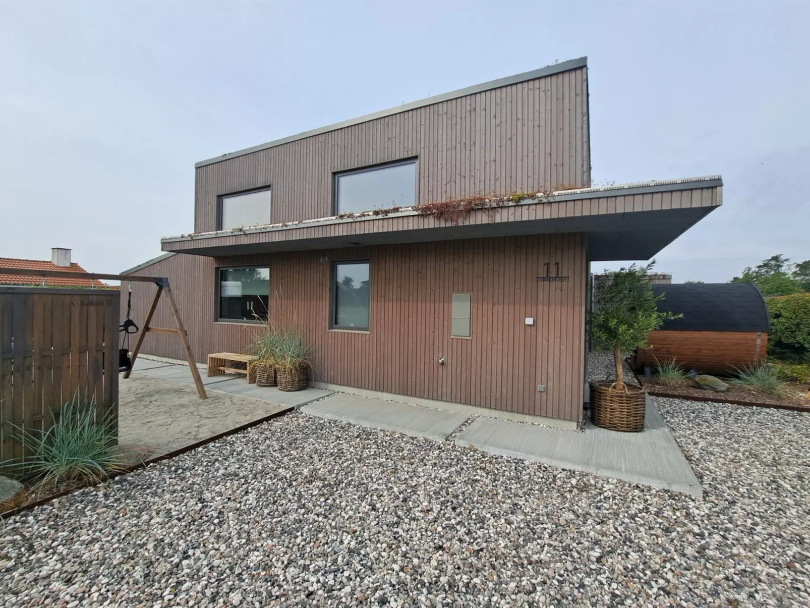"Elvie" - 150m from the sea-Buiten