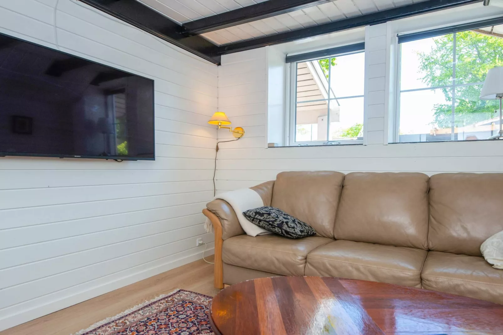 Betoverende Cottage met Whirlpool-By Traum-Binnen