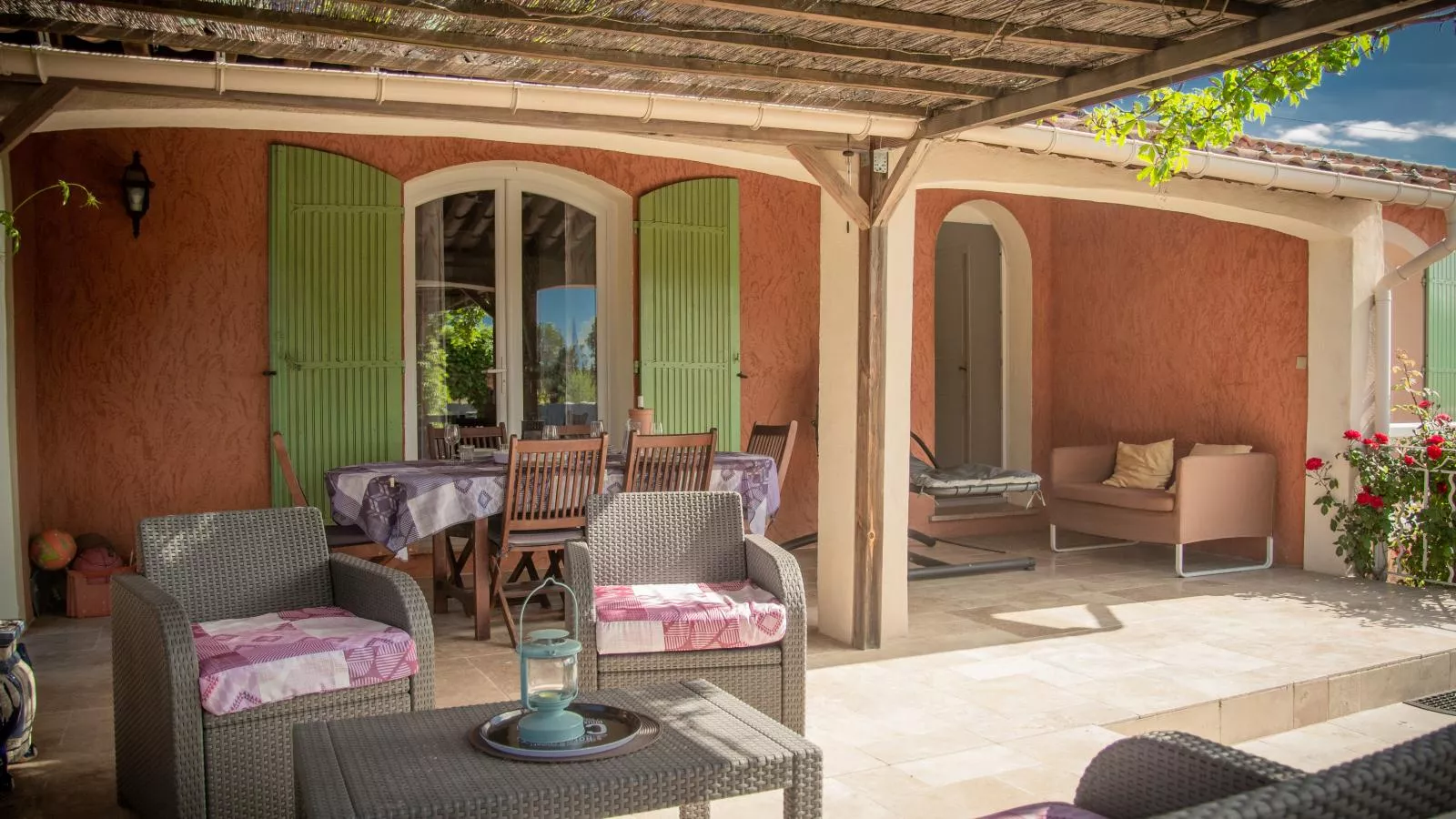 Villa Nycou-Terrasbalkon