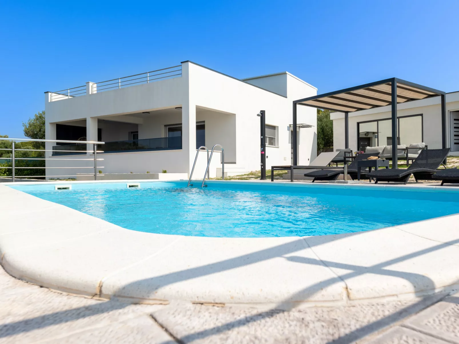 Ria with heated pool