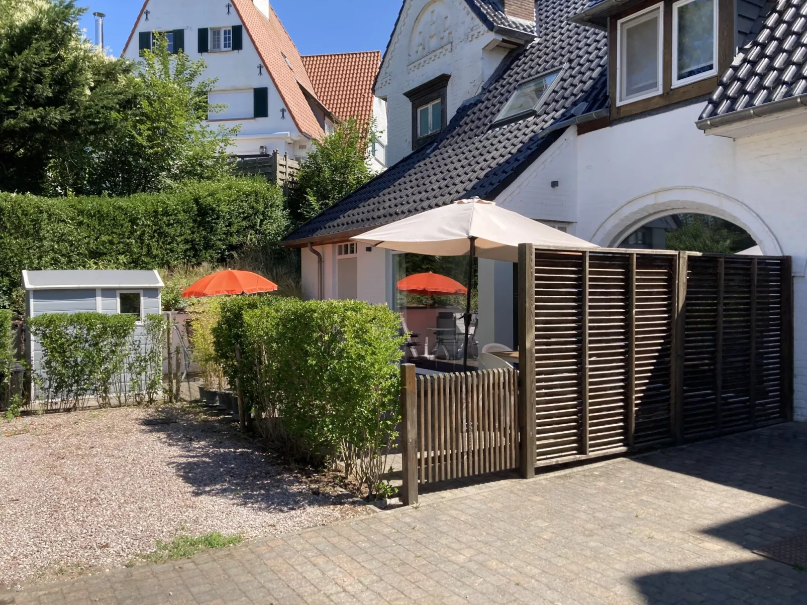 Ons Nest with parking-Buiten