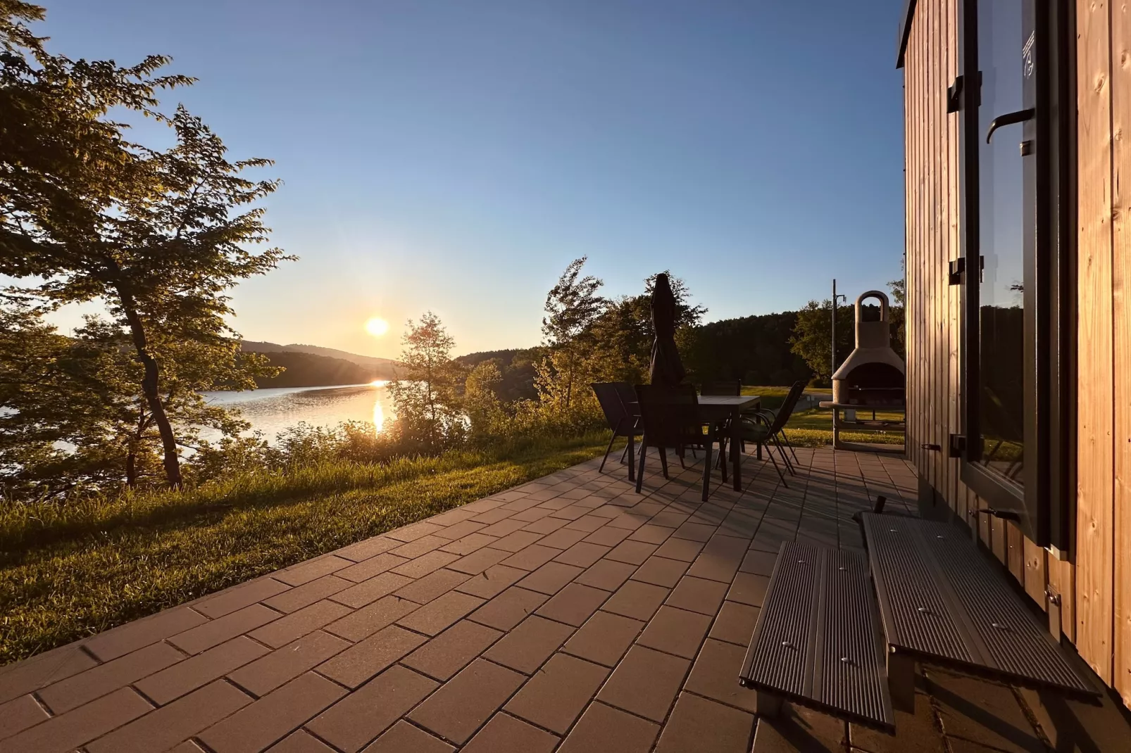 FERIENDORF SEEBLICK - Tiny Chalet am Eixendorfer See-Buitenkant zomer