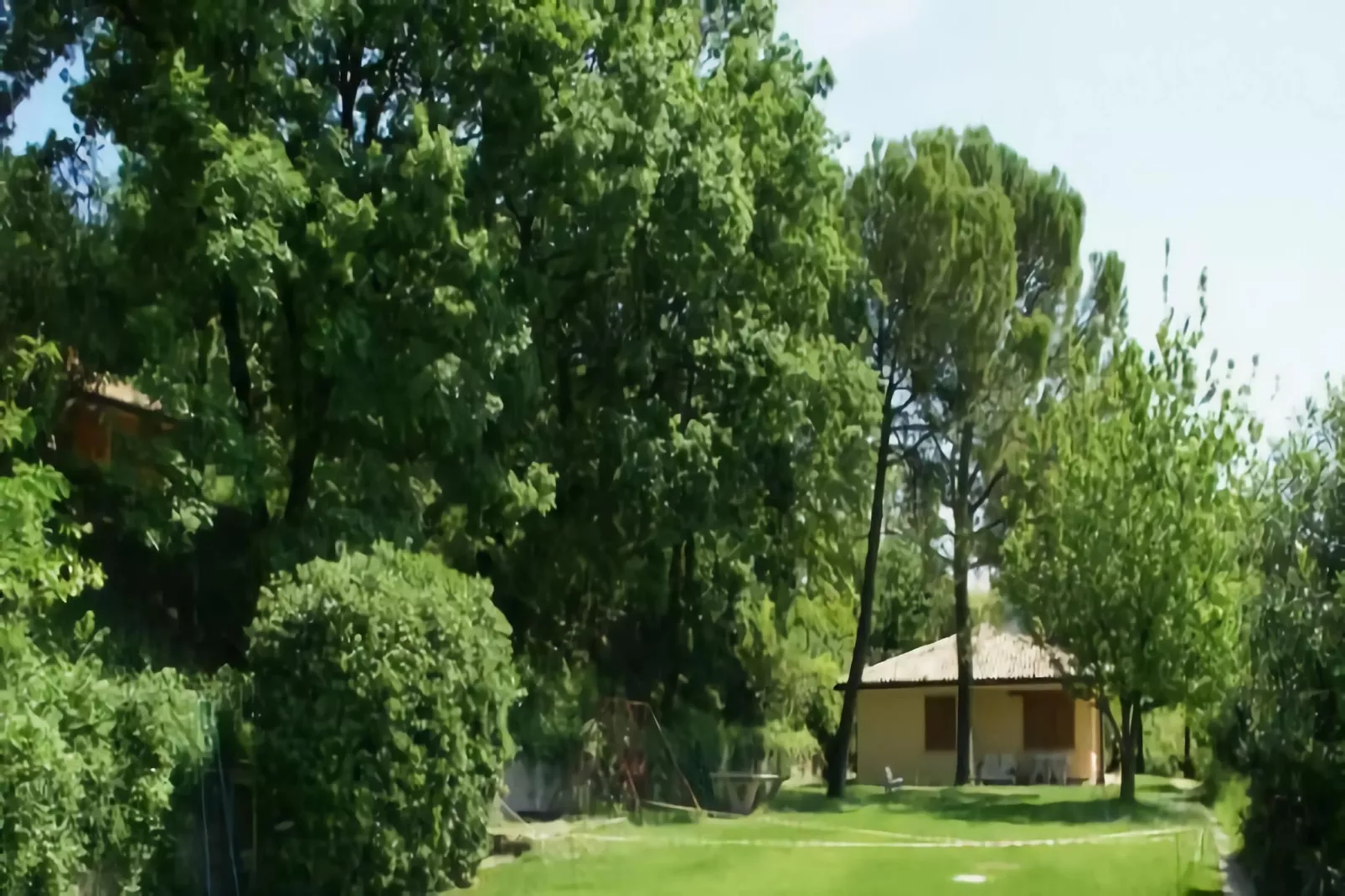 Residence Le Sponde Trilo-Buitenkant zomer