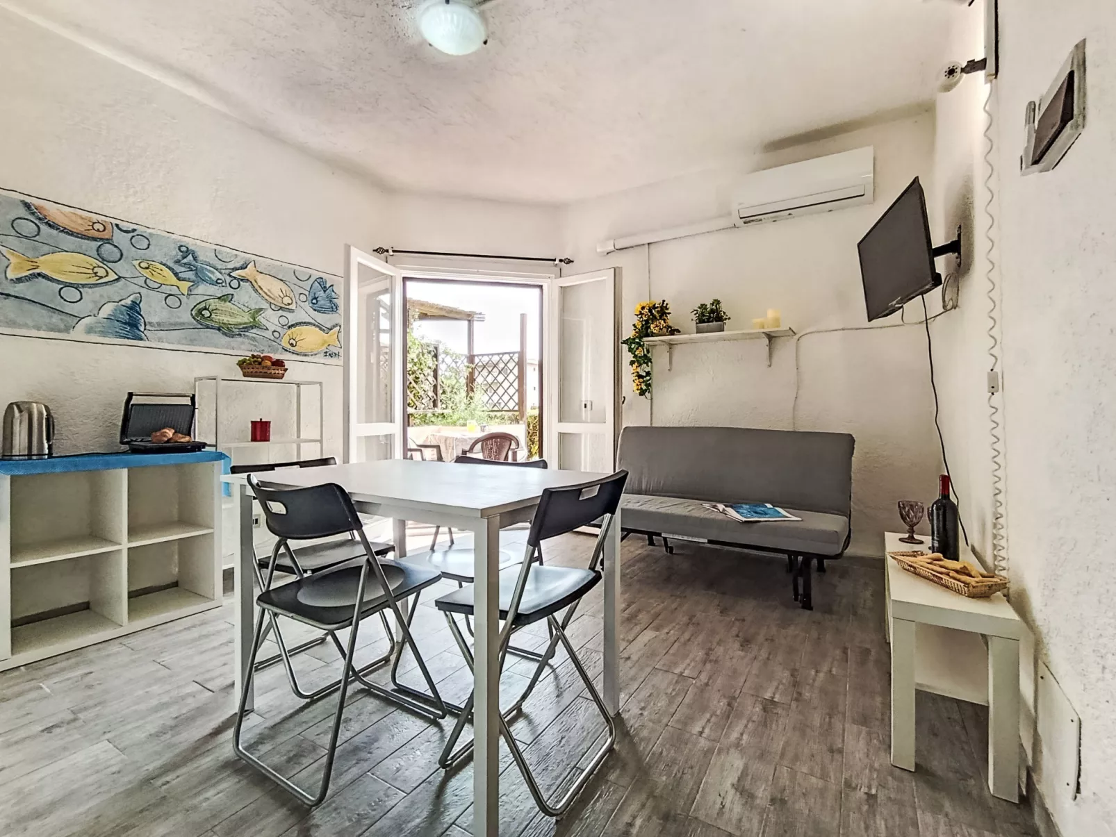 Iris 7, Terza Spiaggia-Binnen