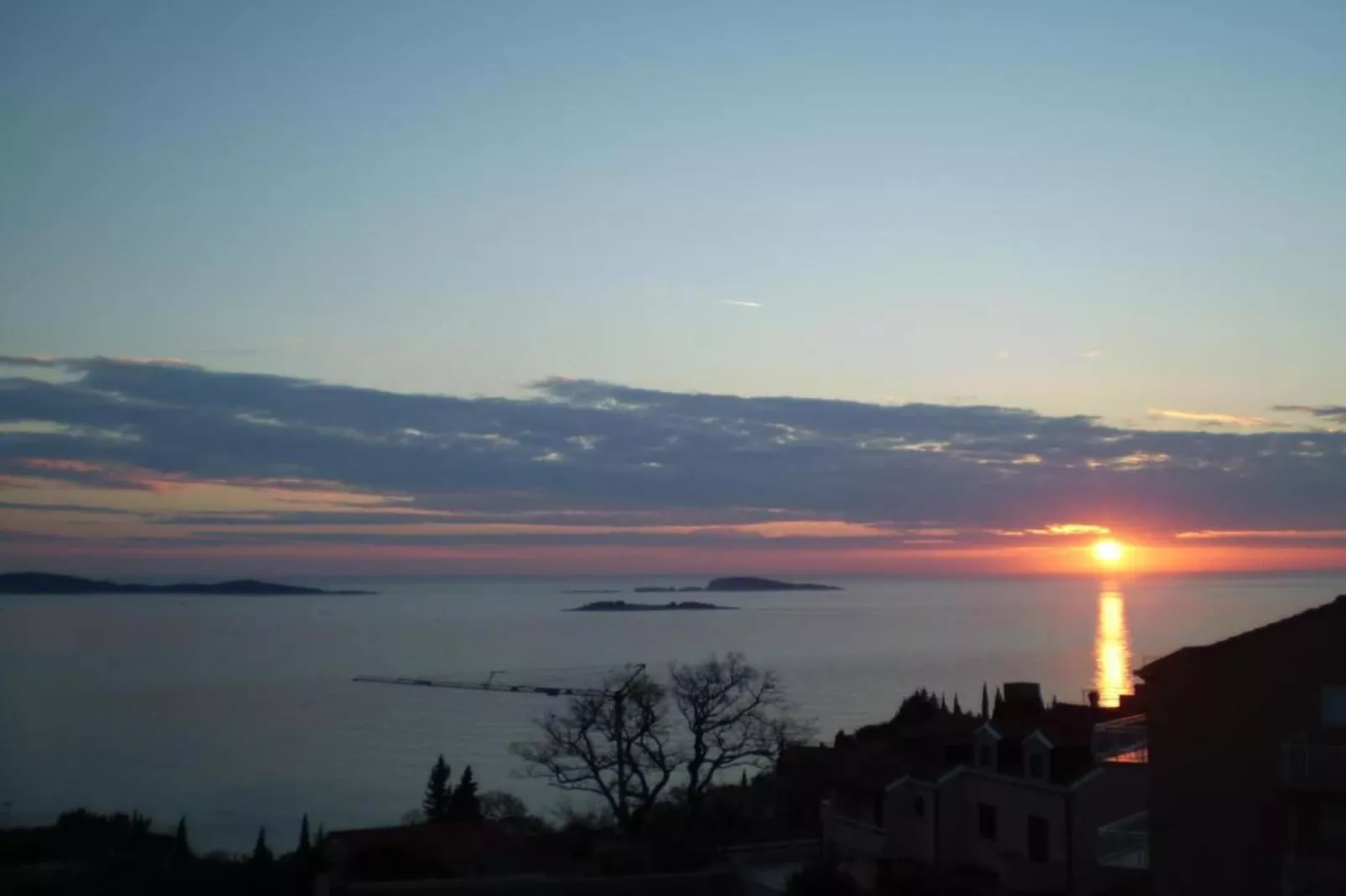 Apartments & Rooms Barišić - Double Room with Balcony and Garden View (First floor-Soba 8)-Sfeer