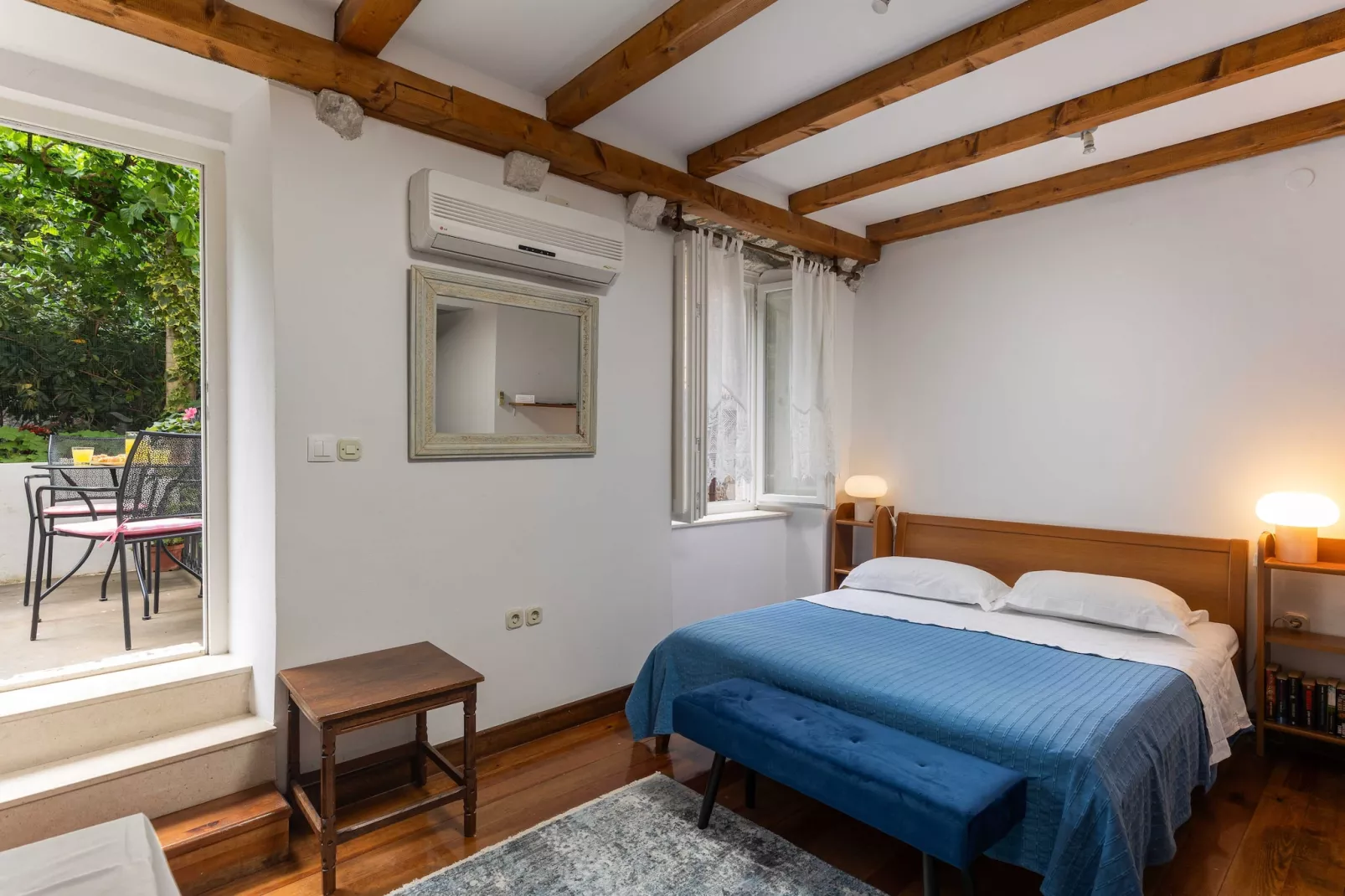 Apartment Taura -  Studio Apartment with Balcony and Old City View-Slaapkamer