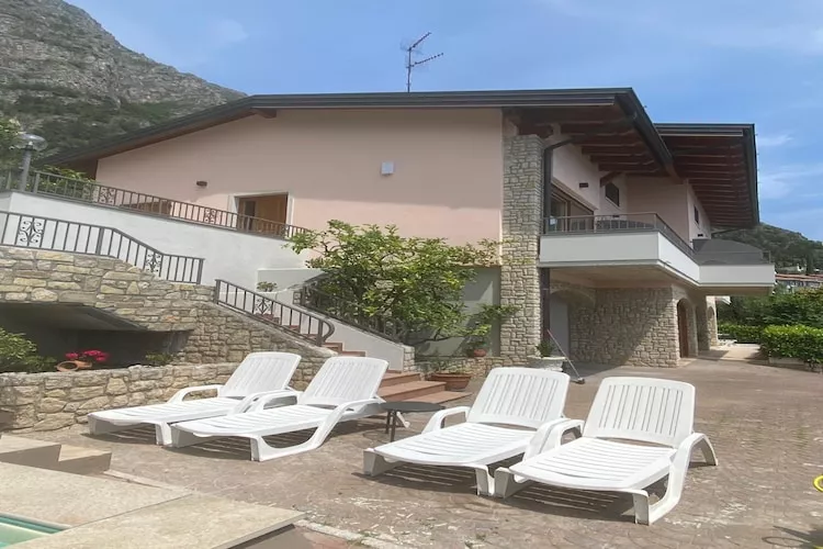 Residence Villa Gianna Limone sul Garda - Trilo 1 - 2 pax-Buitenkant zomer