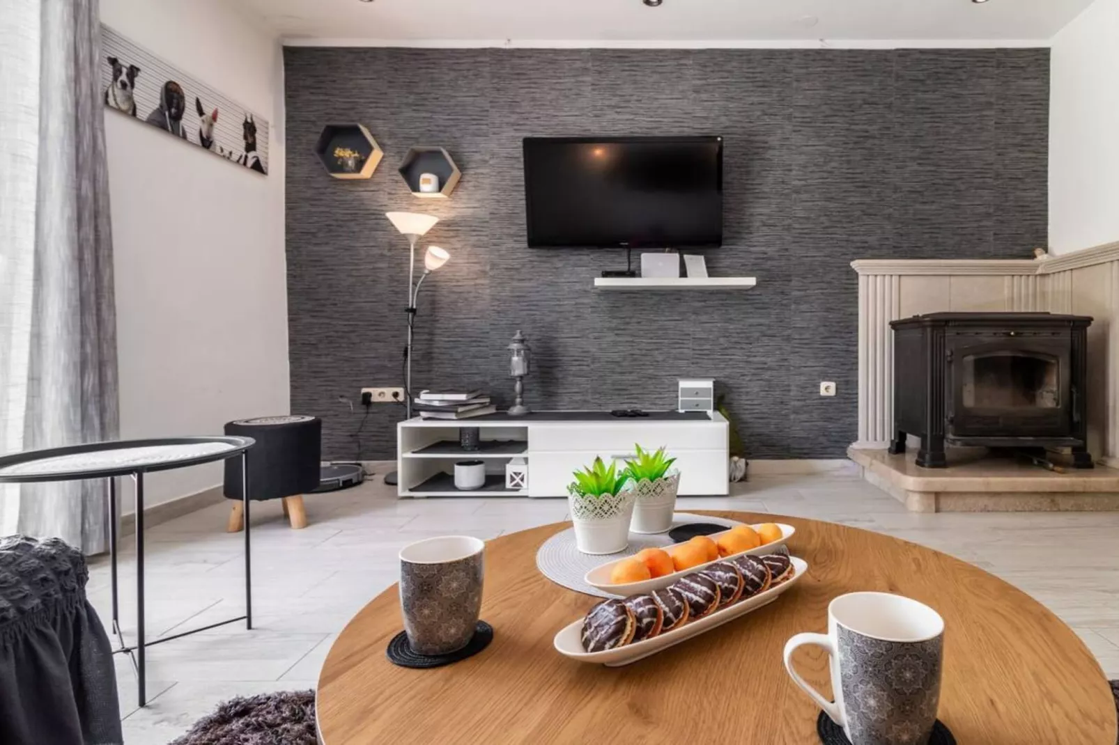 Holiday Home Sunny Side - Six Bedroom Holiday Home