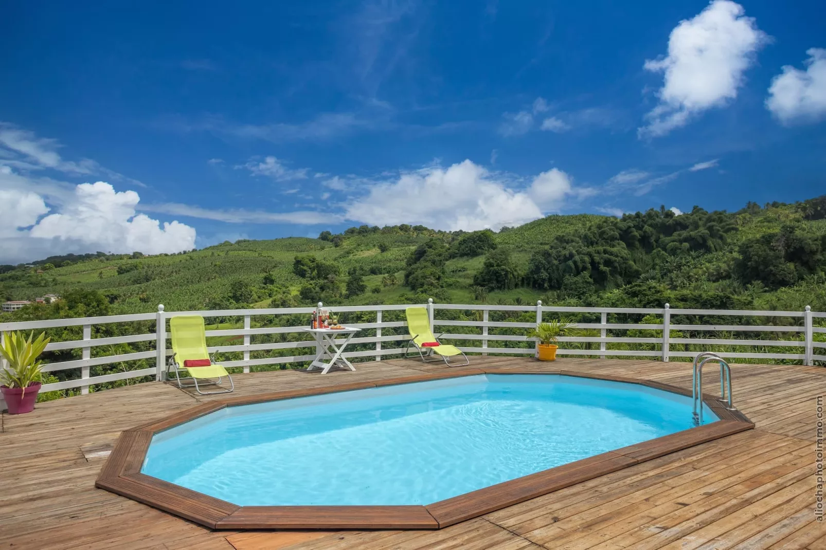Bungalow avec piscine au cœur de la campagne Vert