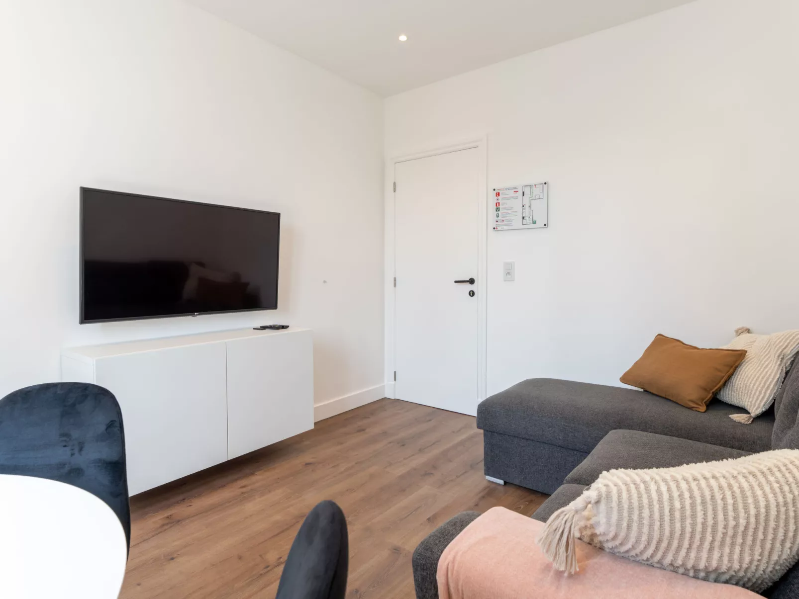Centrally located "Les Anemones"