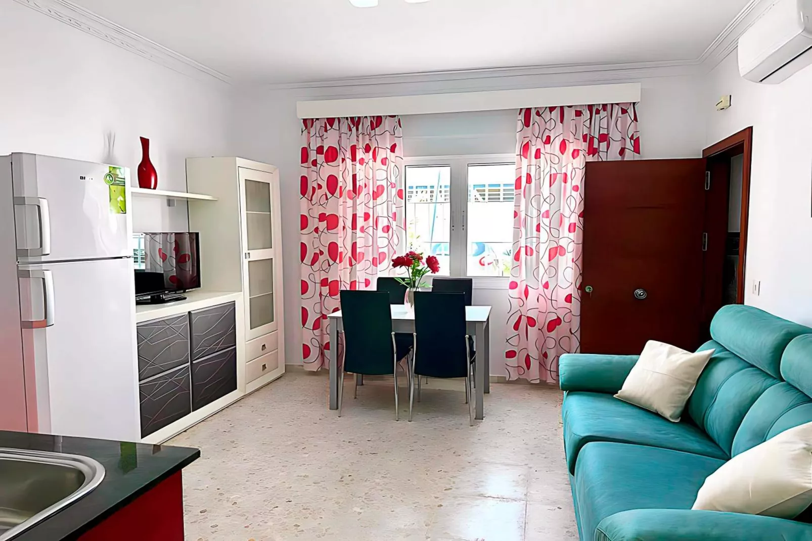 4977 -636021638-Eetkamer