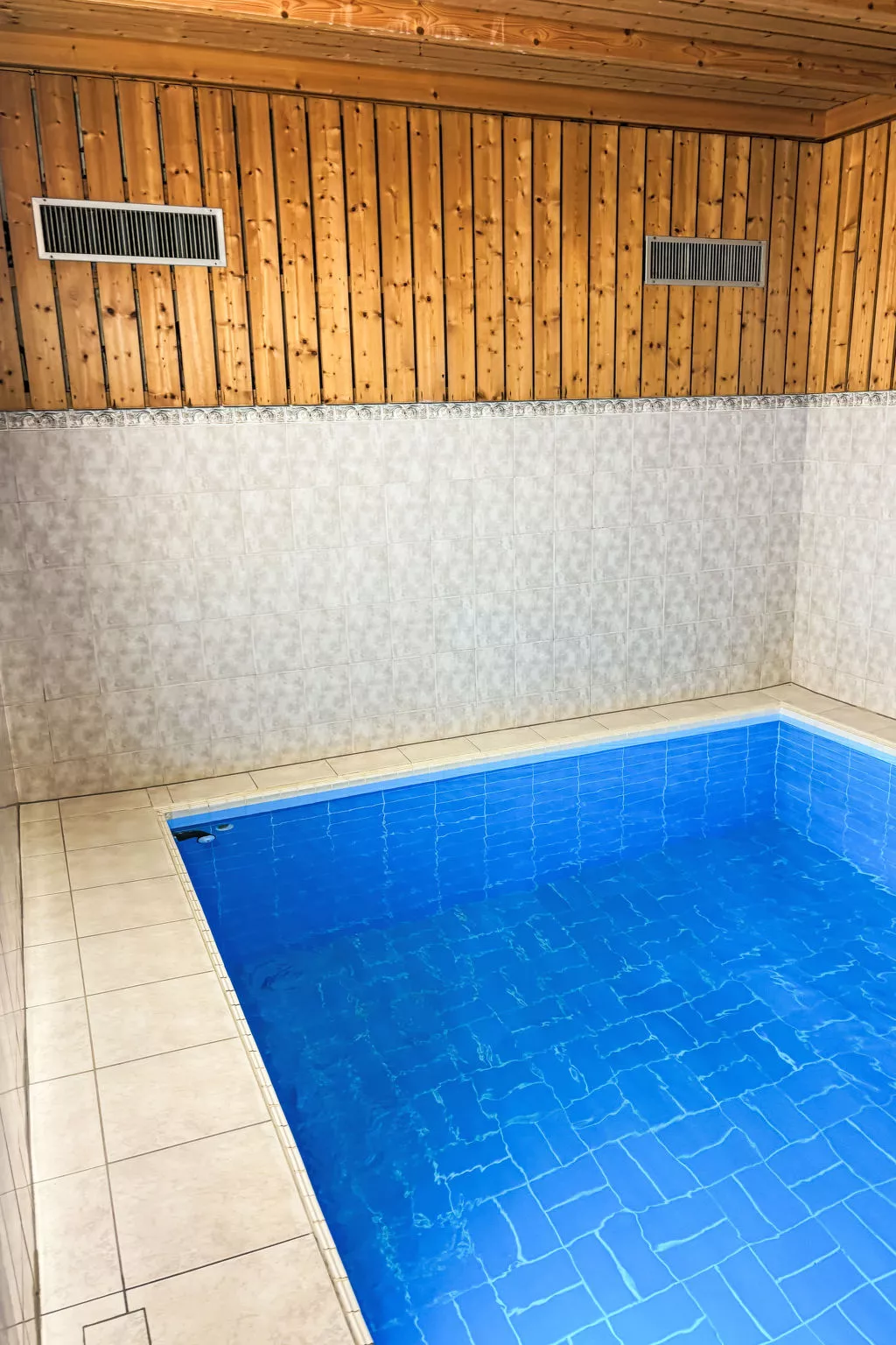 Apt B 048-Binnen