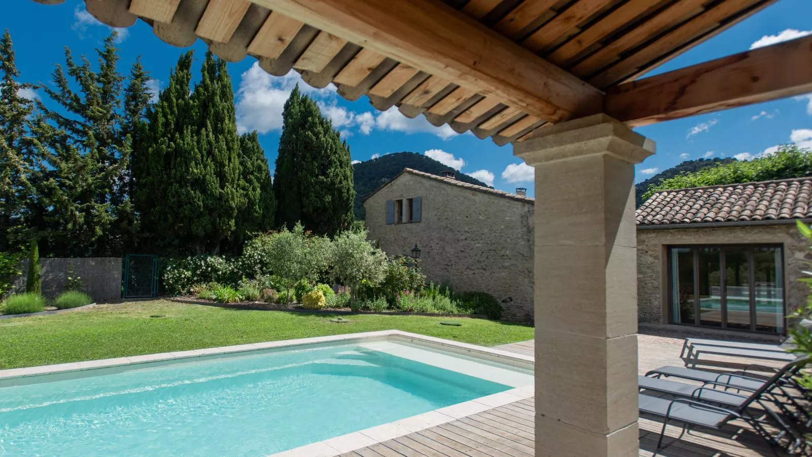 Bastide St John