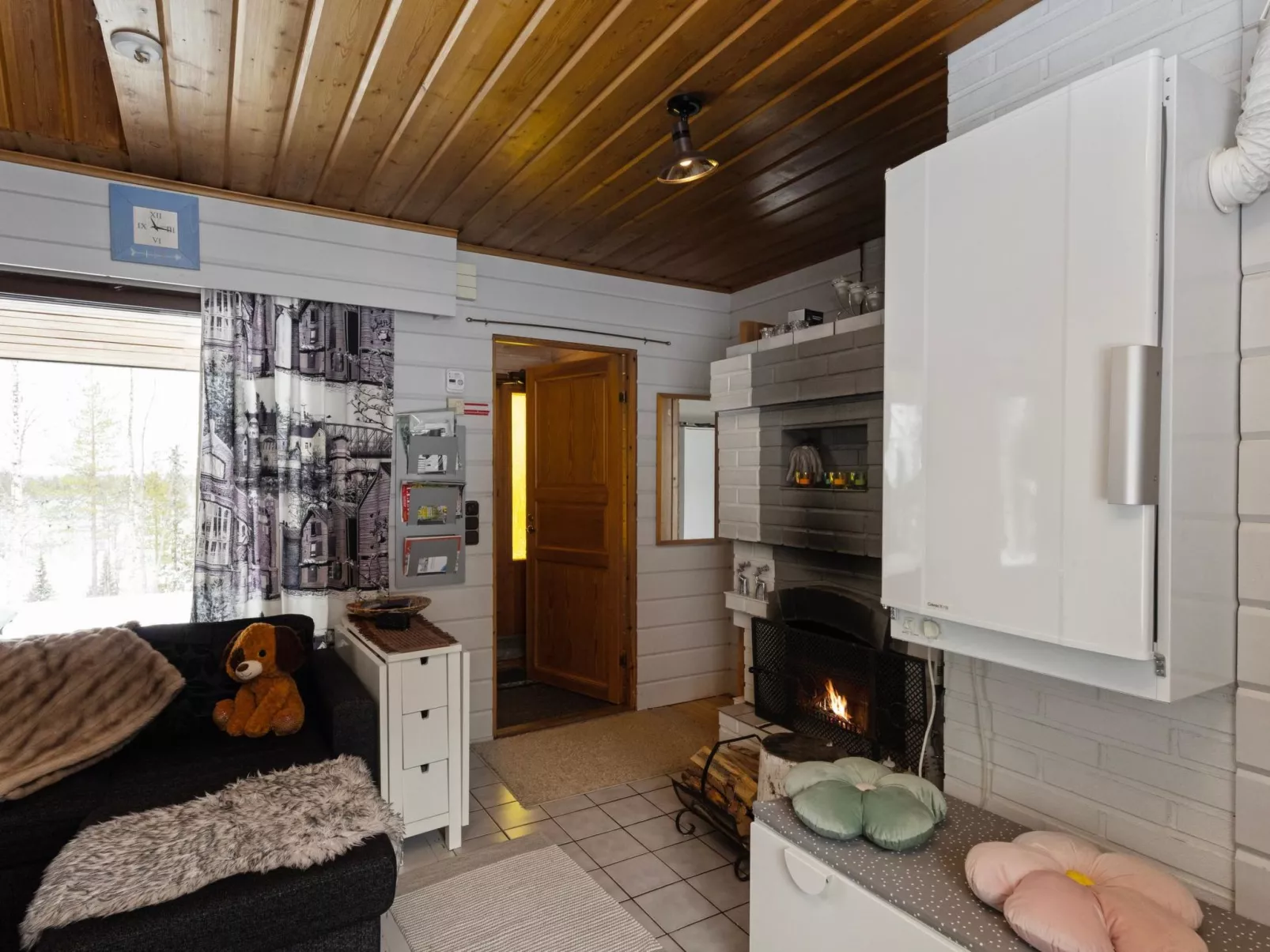 Mustalampi 5 satakieli-Binnen