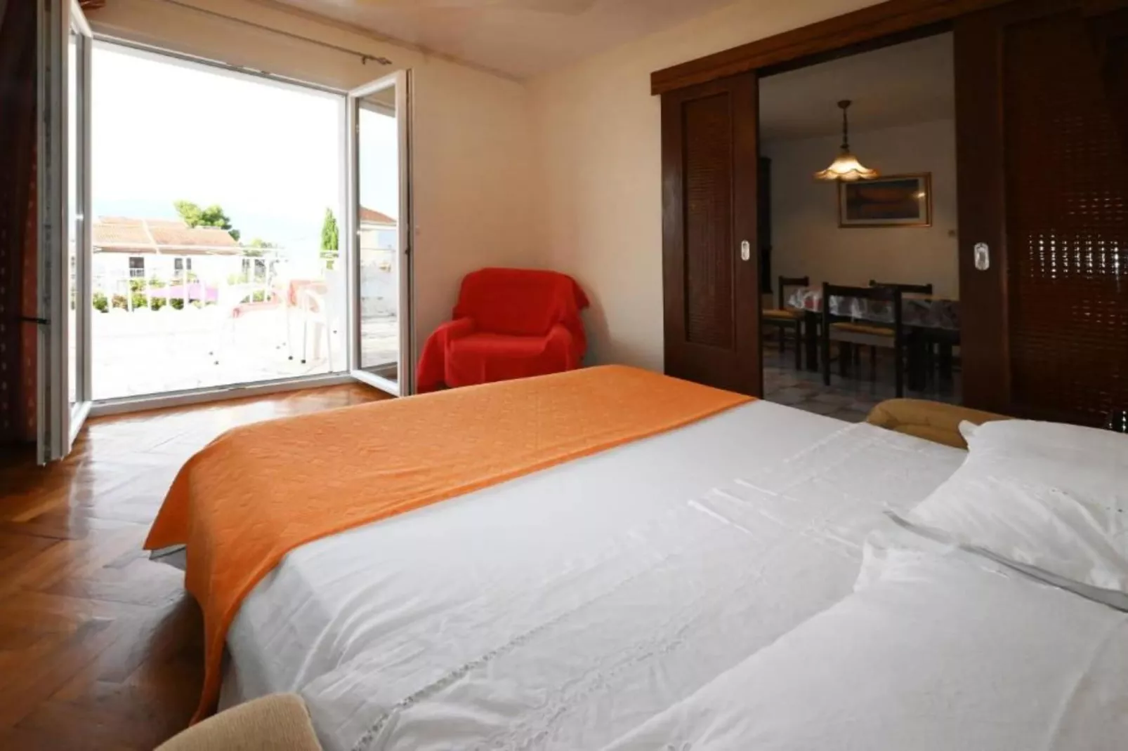 Apartments Mihovilović - 50 m from beach - Two Bedroom Apartment with Balcony and Sea View (A2)