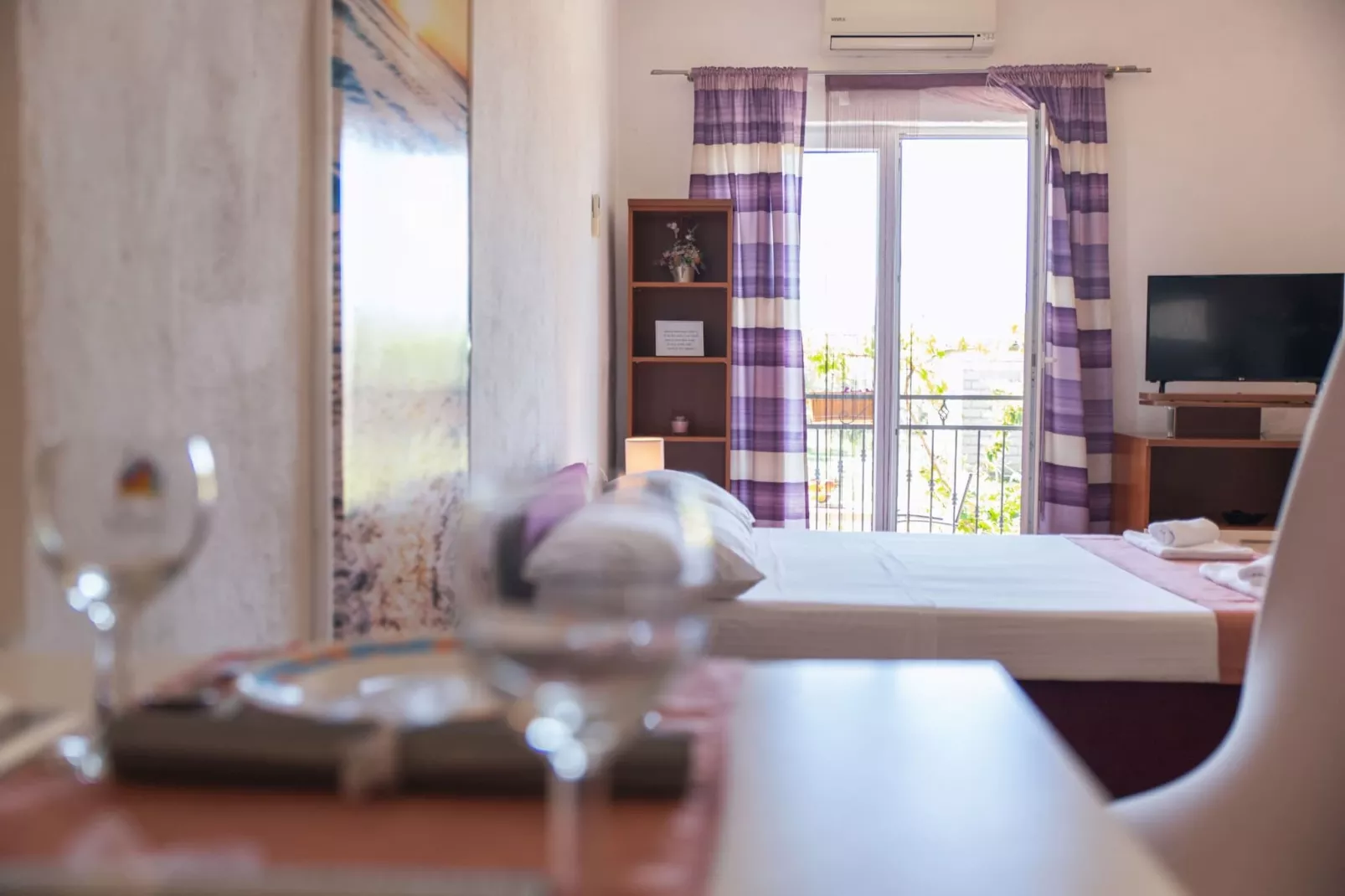 Tranquil and Stylish Apartment Kastel Novi - Studio Apartment with Garden