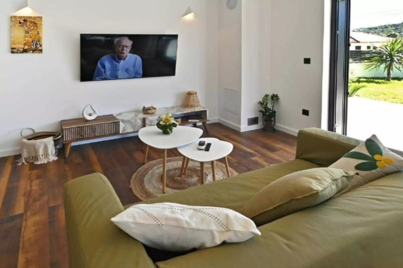 Luxury Slatine Apartments with Terrace and Garden - Two Bedroom Apartment with Terrace