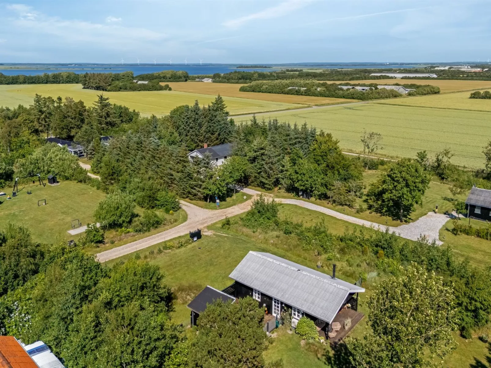 "Voitto" - 1km to the fjord-Buiten