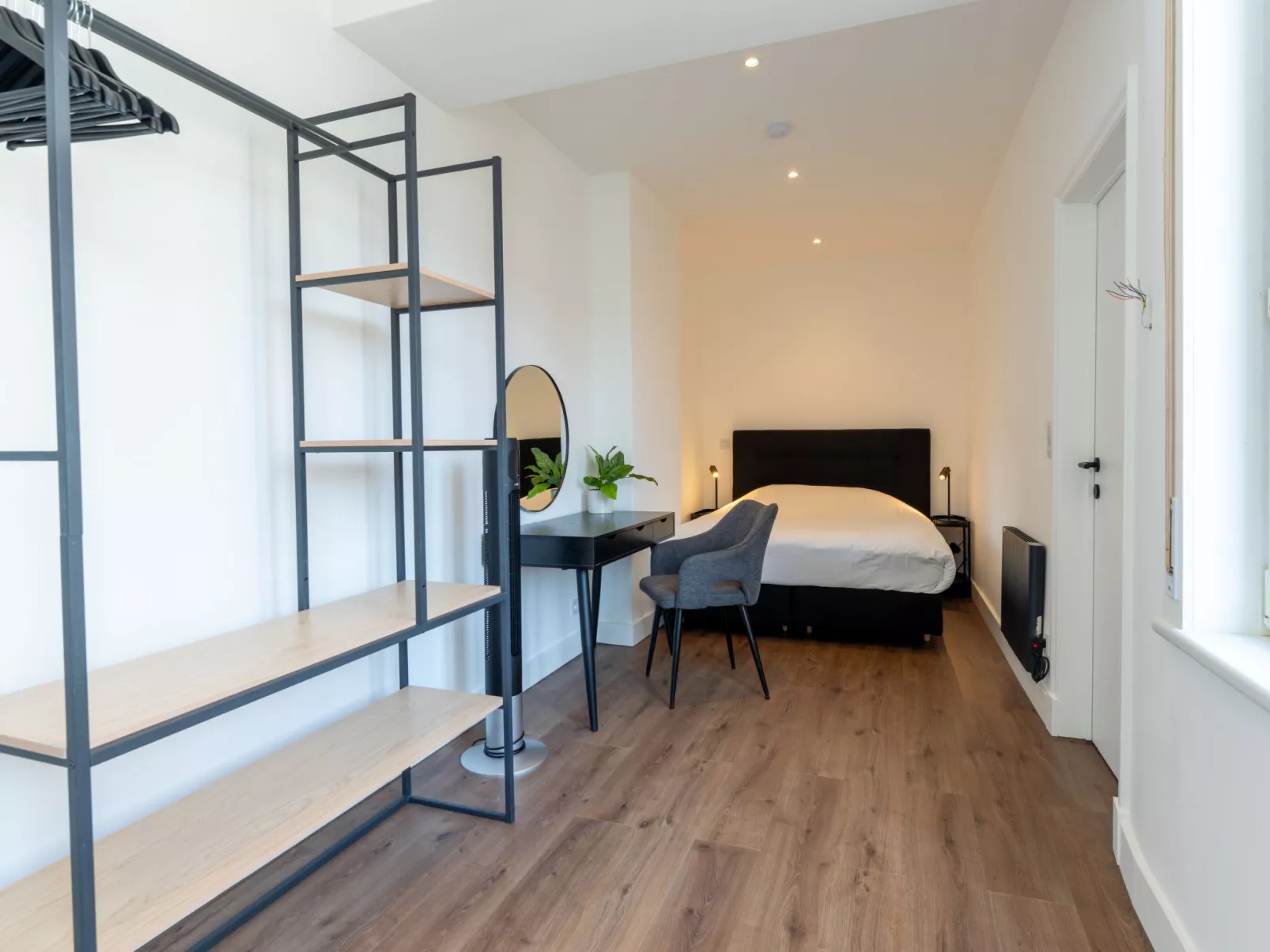 Centrally located "Les Anemones"