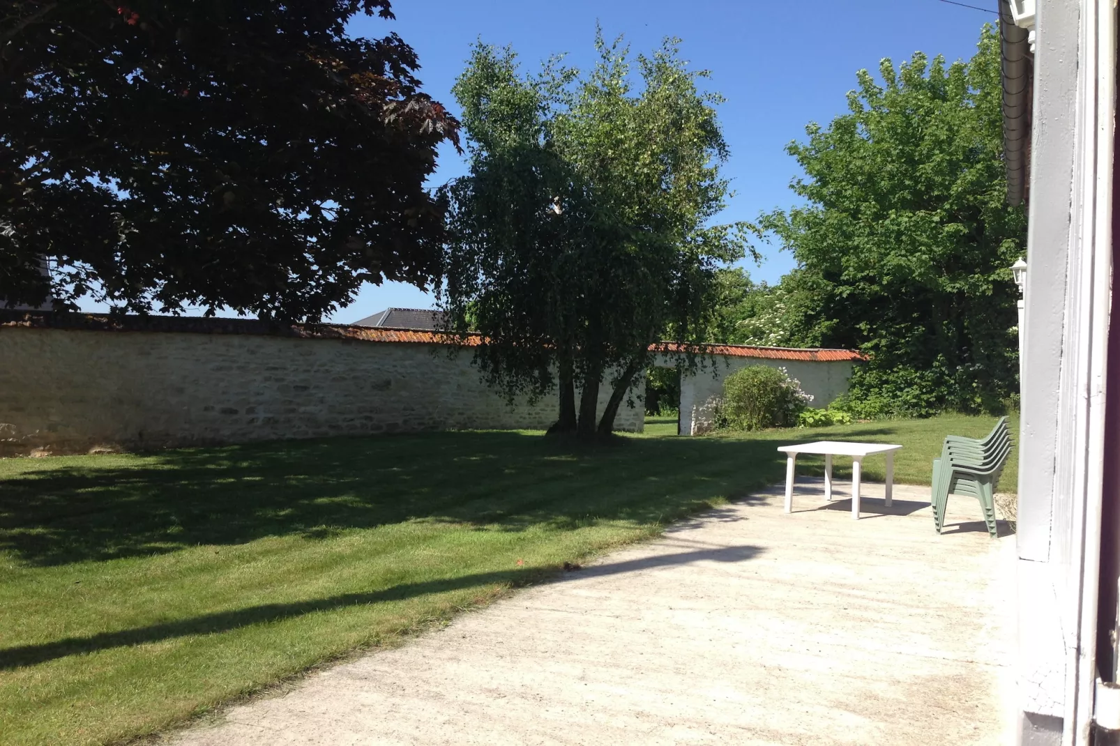 Clos Bourguin-Uitzicht zomer