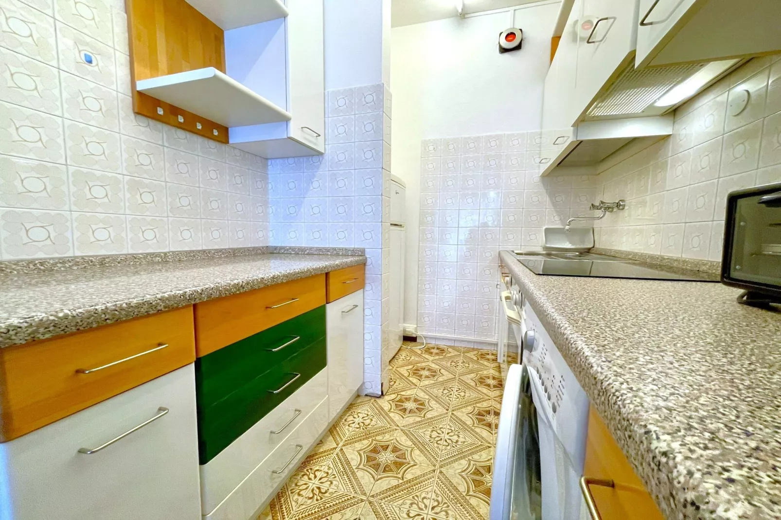 RAFFAELLO 1 int 3 tipo C  con piscina-Keuken