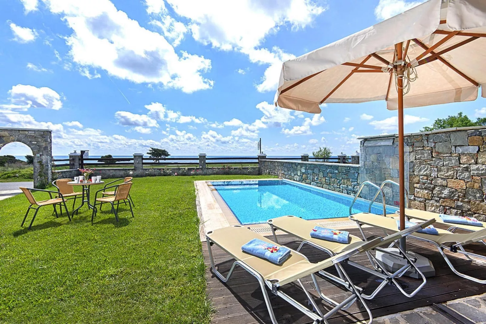 Villas Horizon Line / Villa Alia / Kiotari-Zwembad