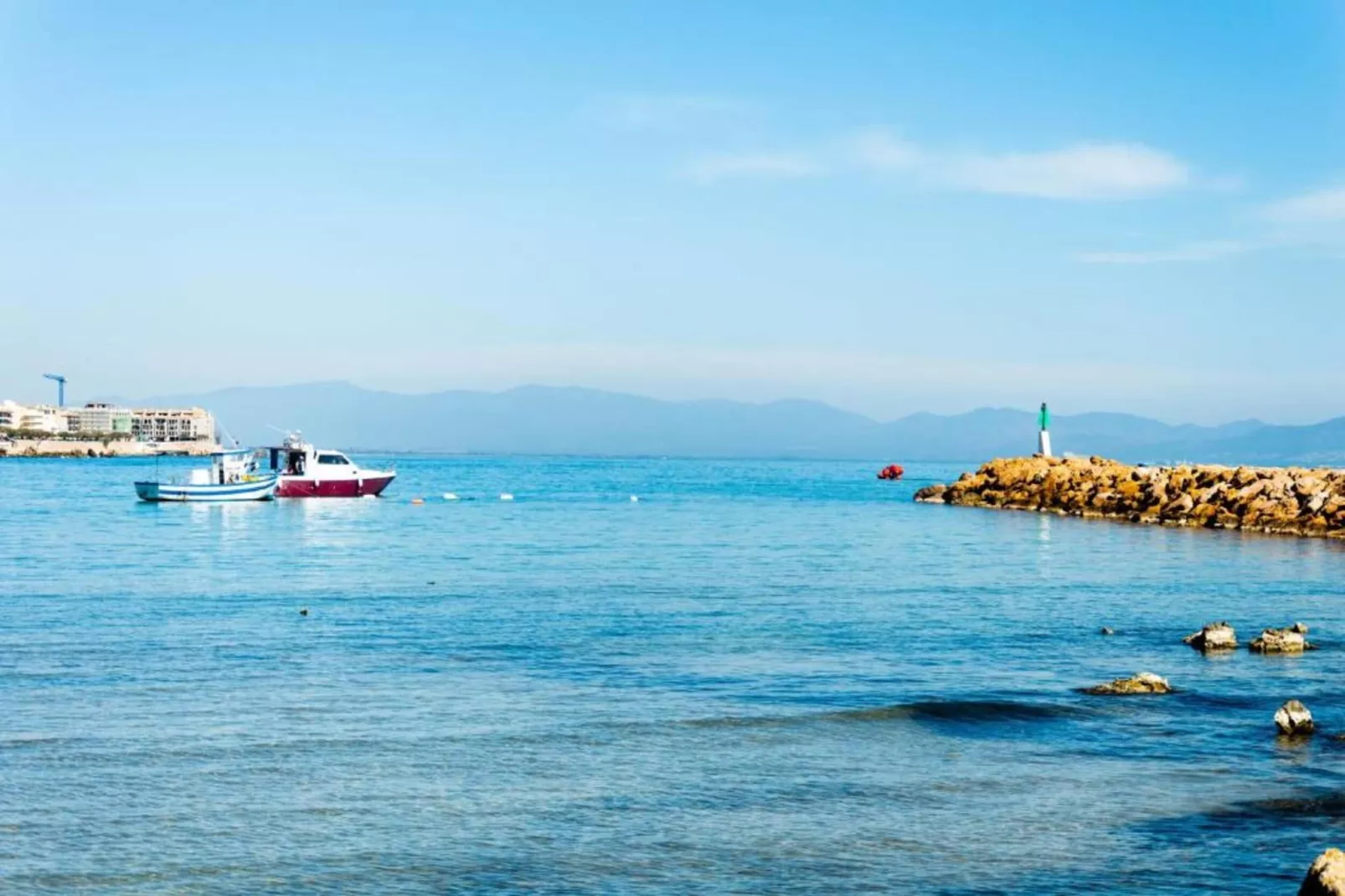 Casa con piscina y jardín L'Escala-Gebieden zomer 5km