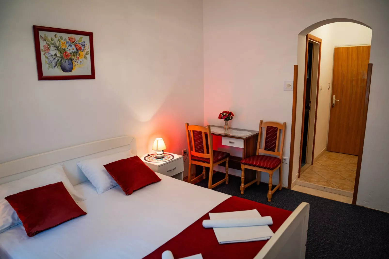 Guest House Cesic - Double Room No4-Slaapkamer